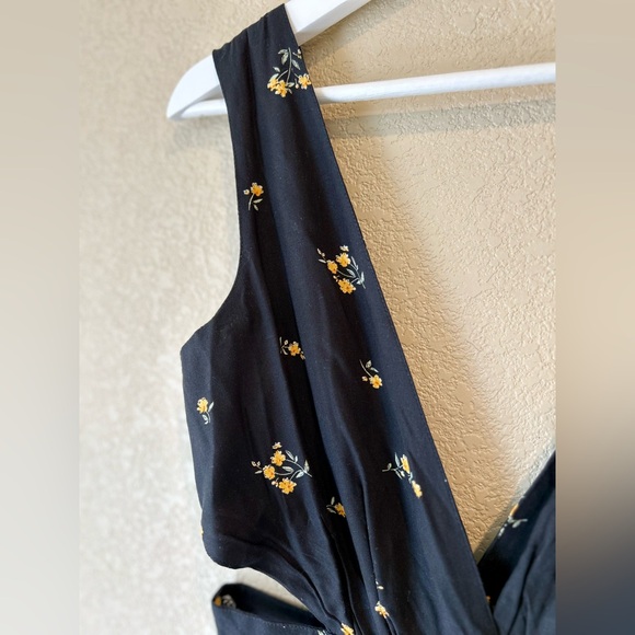 Tally Weijl Black Floral Maxi Dress NWT Size S Cutout Waist Feminine Beachy - Picture 4 of 10